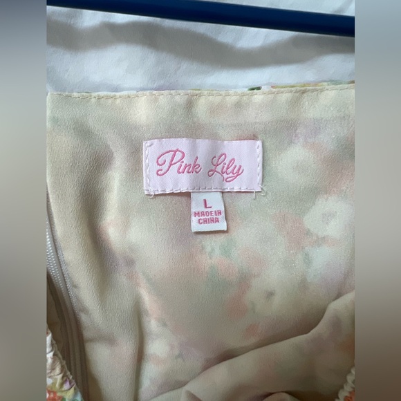 PINK LILY | WILD FLOWER LOVE FLORAL RUCHED MULTICOLOR FLORAL DRESS
Large NEW - Picture 2 of 8